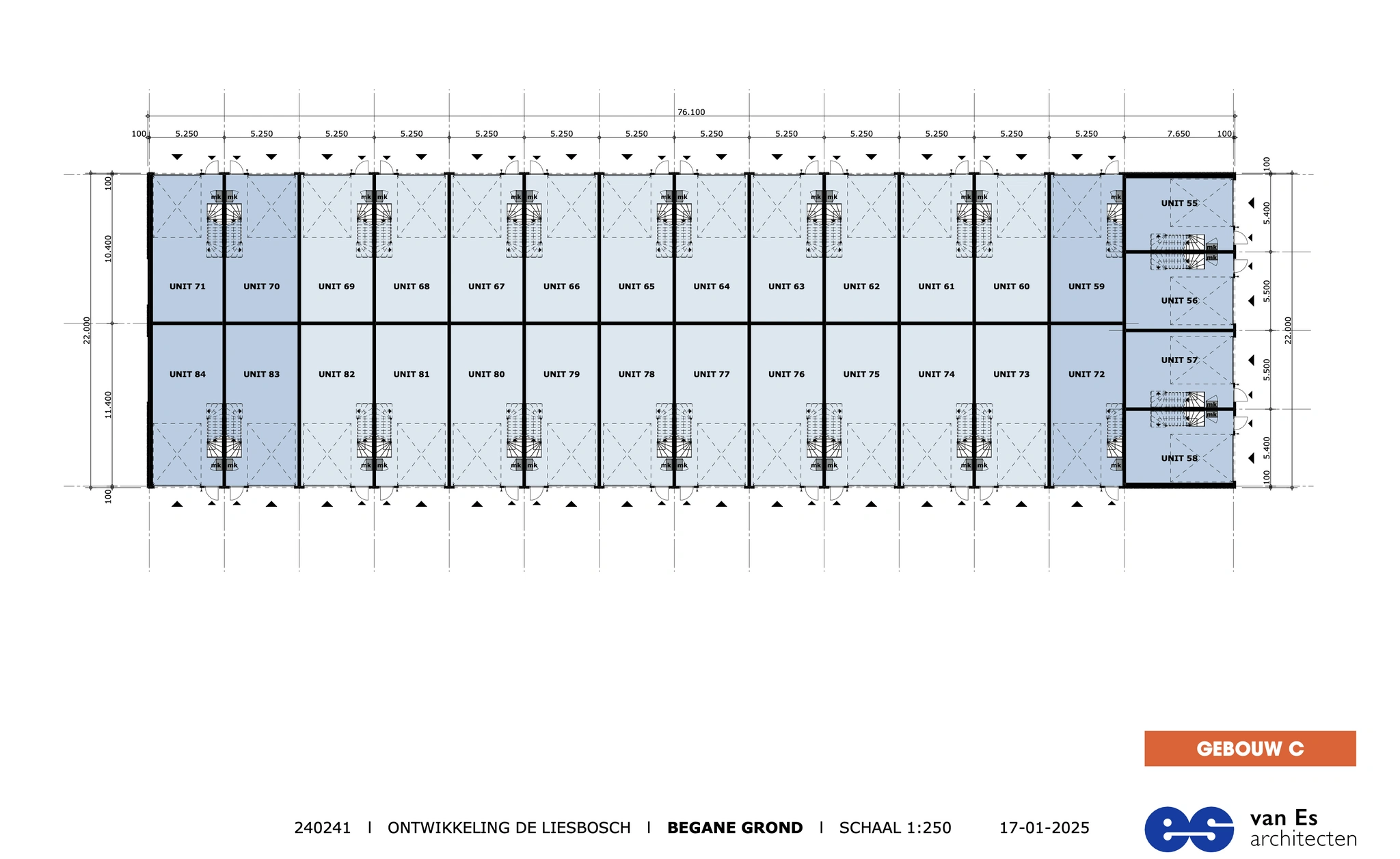 Plattegrond van de begane grond van Gebouw C in ontwikkeling De Liesbosch met 30 genummerde units.